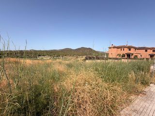 Terreny residencial a Santa Oliva. Parcela en venta en las pedreres santa oliva