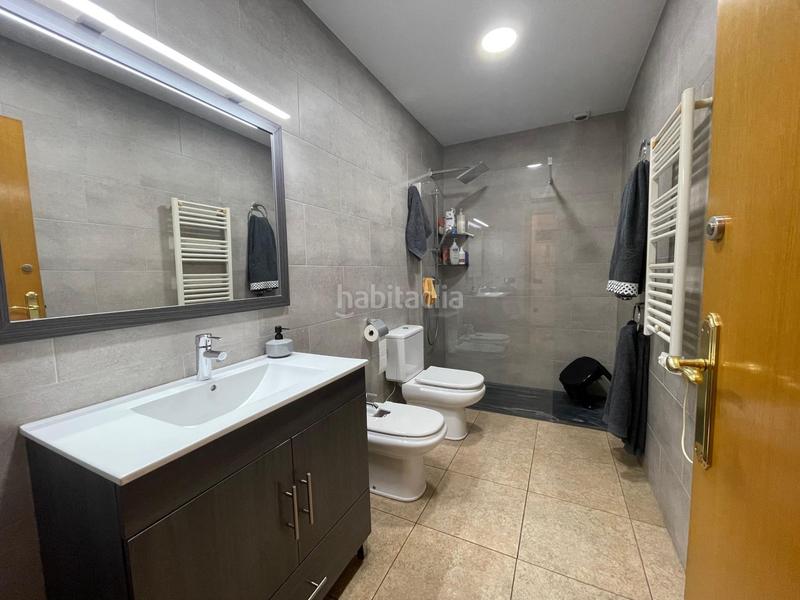 Foto 6551eb58-03df-4b9e-836d-0cb8acc52f18. Maison jumelée avec chauffage parking dans Manlleu