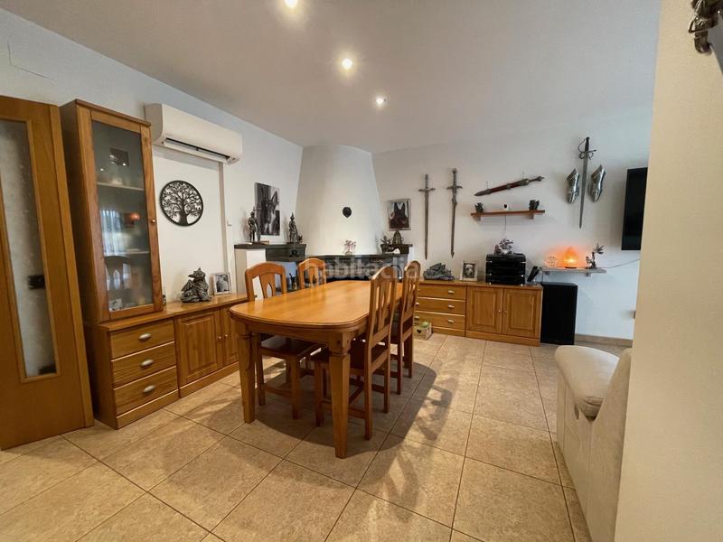 Foto 98e2387d-3824-42a8-91c8-b7aaf263397e. Maison jumelée avec chauffage parking dans Manlleu