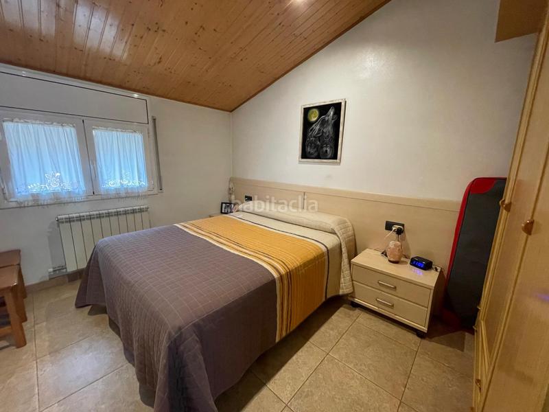 Foto cee7f5dd-0de3-4159-9f99-54a53ed806c5. Maison jumelée avec chauffage parking dans Manlleu