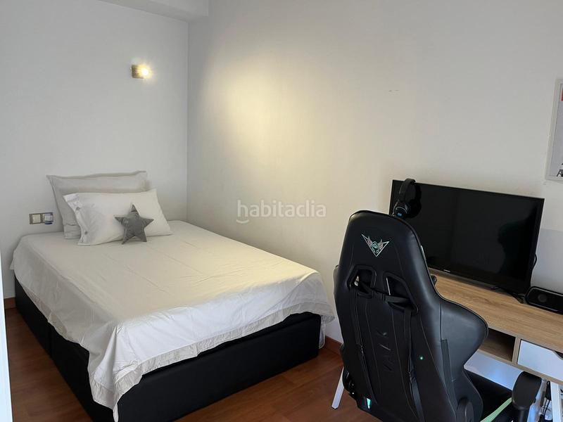 Foto 1177046d-53aa-4324-9a18-ada00063ea48. Maison jumelée avec chauffage parking dans Estadi-Santa Anna Vic