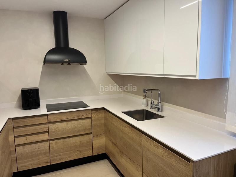 Foto e8406d38-8199-437a-9fa8-9465eaf4d015. Semi detached house with heating parking in Estadi-Santa Anna Vic