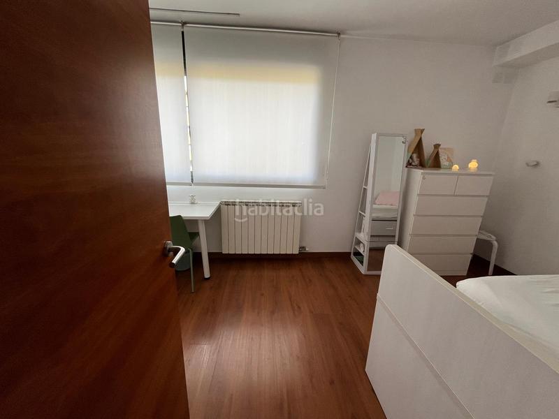 Foto ee92605f-6305-46c0-ad87-a098176e1c94. Semi detached house with heating parking in Estadi-Santa Anna Vic