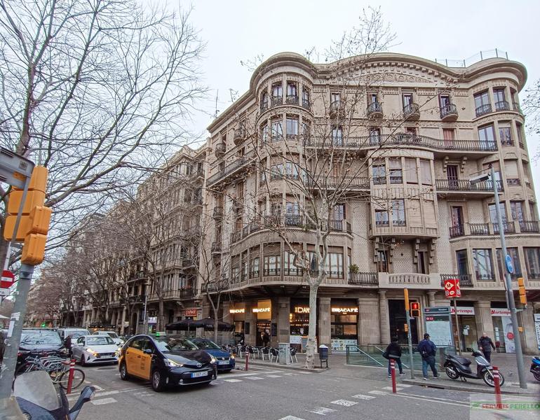 Foto 3d42cb46-027f-43d8-9c20-369125ece98c. Piso  en Sant Antoni Barcelona