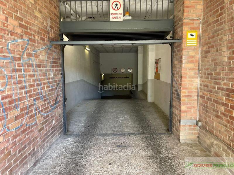 Foto a1675b24-77bd-43ac-937f-72266c3f7729. Parking coche garaje en Tàrrega