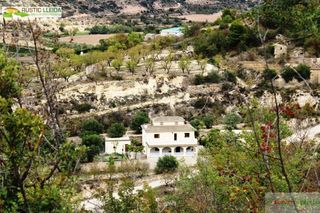 Chalet in Guimer�. Guimer�chalet