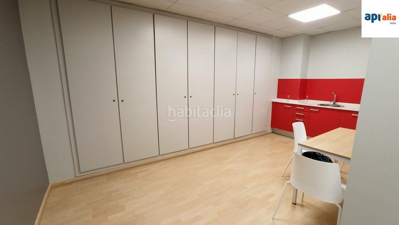 Foto a817b1a9-3c5f-49e6-b98c-3e06c24b7c2b. Oficina en de llorenç agustí claveria 105 en Magraners Lleida