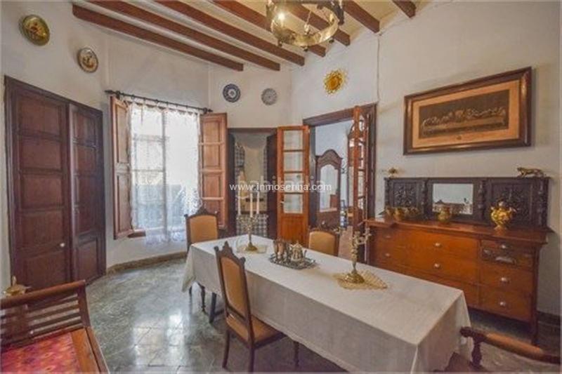 Foto b74353f0-b545-4db3-9384-9c8a8f0bf07e. Casa  señorial de principios de siglo en Son Servera poble Son Servera