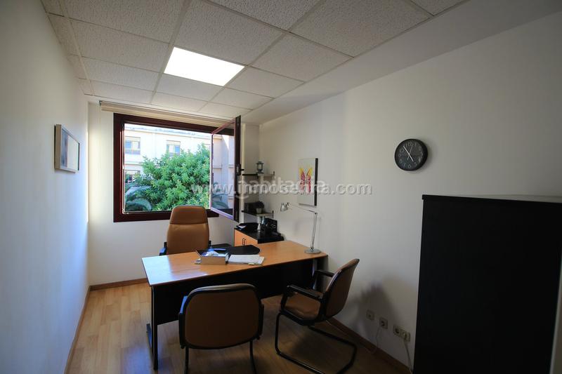 Foto f23490c0-ba62-4613-bdae-b3886274d453. Office space in Es Camp Redó Palma de Mallorca
