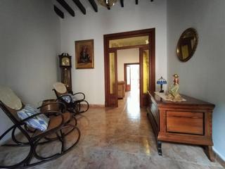 Country house in Binissalem. Binissalem, casa de pueblo con garaje y patio