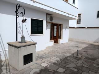 Location Rez-de-chaussée  Carrer raiguer. Planta baja con patio