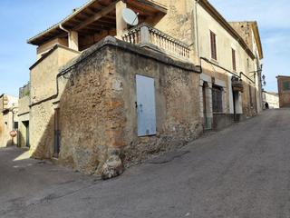 Building in Sineu. Oportunidad celler en sineu