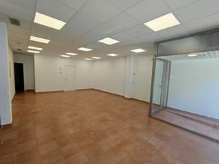 Location Local commercial  Carrer germanies. Local comercial en binissalem