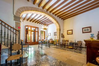 Maison  Carrer born. Casa señorial con jardín en binissalem