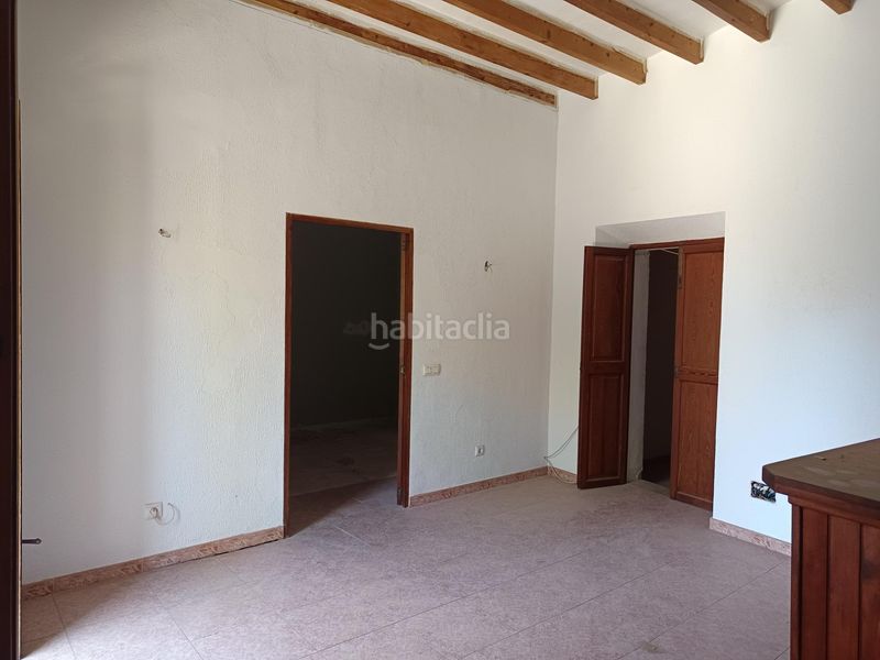 Foto f6f70929-fb96-4411-a740-3e106e8120cb. Casa amb aparcament a Binissalem