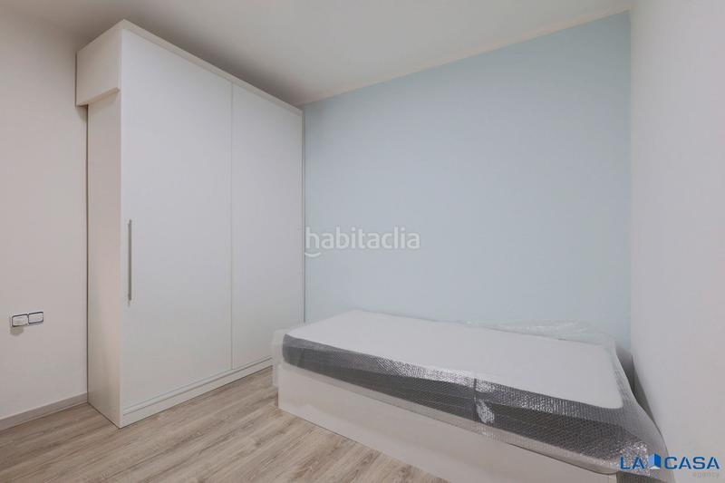 Foto 7e738504-9b8e-448b-b32a-193e708b3b9d. Flat with heating in Sant Crist Badalona