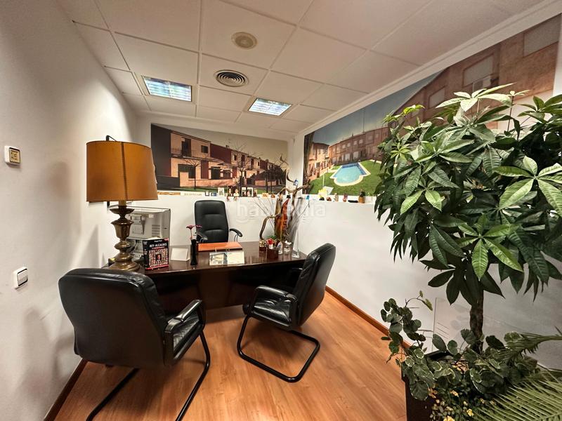 Foto 97f4a677-f3af-4ac7-86bb-96c28e8b6988. Local commercial avec chauffage dans Sants-Badal Barcelona