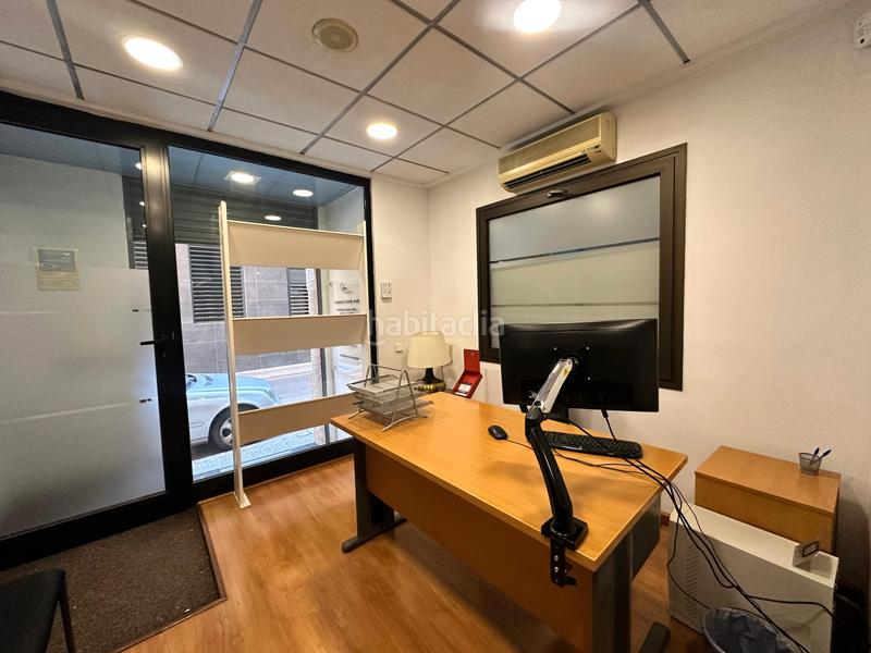 Foto fae9f51d-8c8e-4838-8ce6-72e6cf263229. Local commercial avec chauffage dans Sants-Badal Barcelona