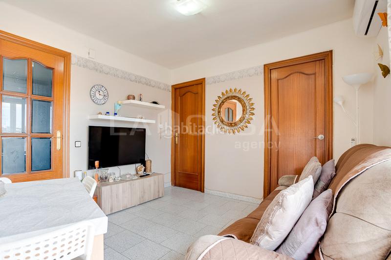 Foto cf75b9e4-289f-4641-8117-76efd140e33d. Piso en Prosperitat Barcelona