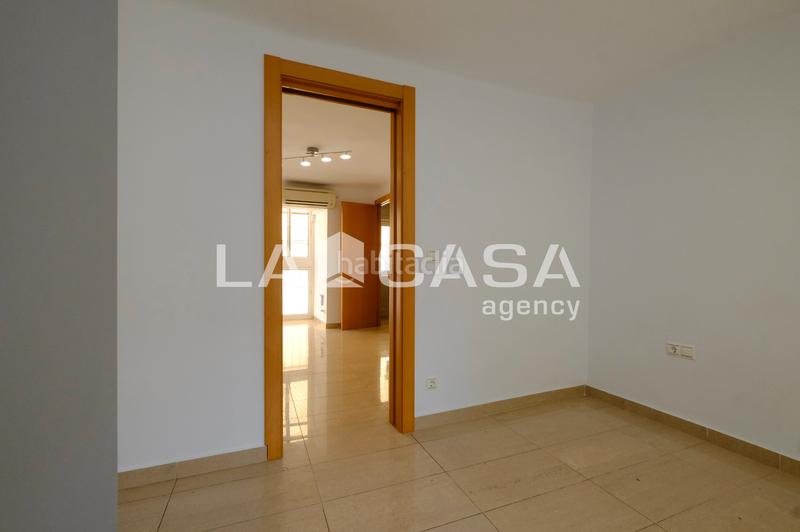 Foto cb3938ff-f65a-435d-b811-5439b30864b2. Piso en Trinitat Nova Barcelona