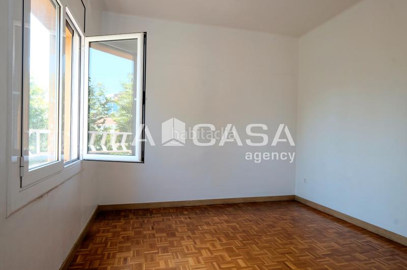 Foto 05e62165-ce5e-410c-849a-1c448c082335. Piso en Turó de la Peira Barcelona