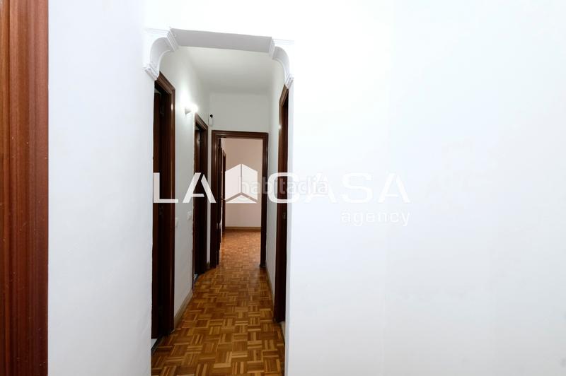 Foto 6d3c8f59-da1c-4d9d-816c-0273e7f5646d. Piso en Turó de la Peira Barcelona