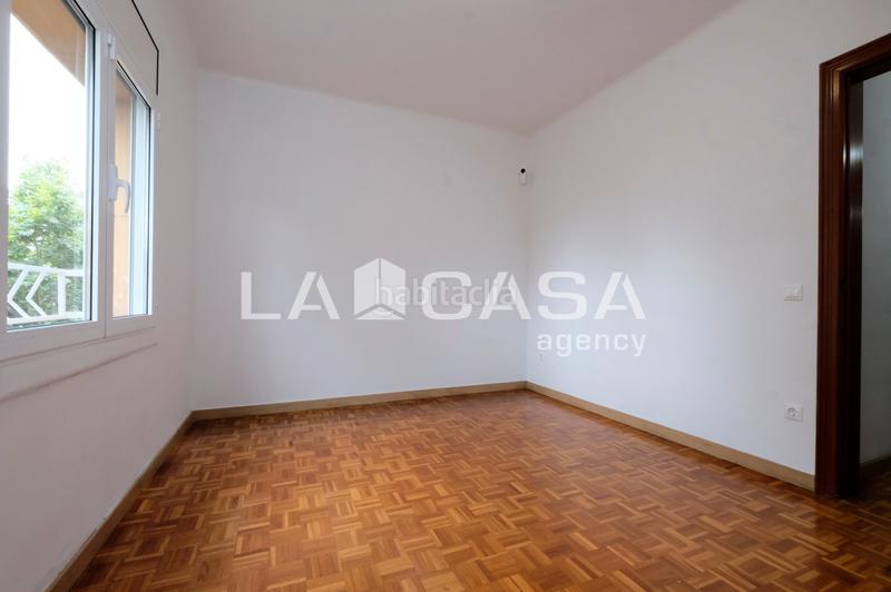 Foto d2307e92-551e-47d7-a8ad-e95285e83d7b. Piso en Turó de la Peira Barcelona