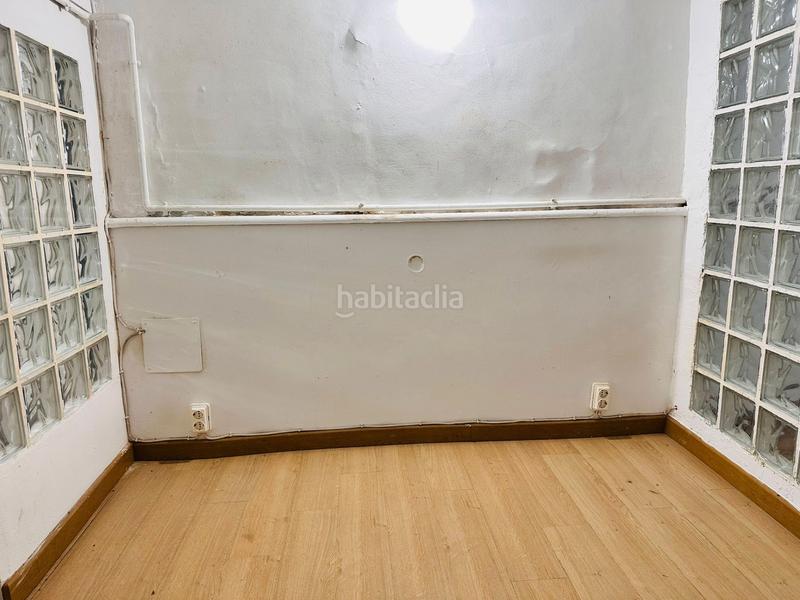 Foto b951819e-4973-4058-b55d-a8f5d0e87554. Piso en El Camp de l´Arpa del Clot Barcelona