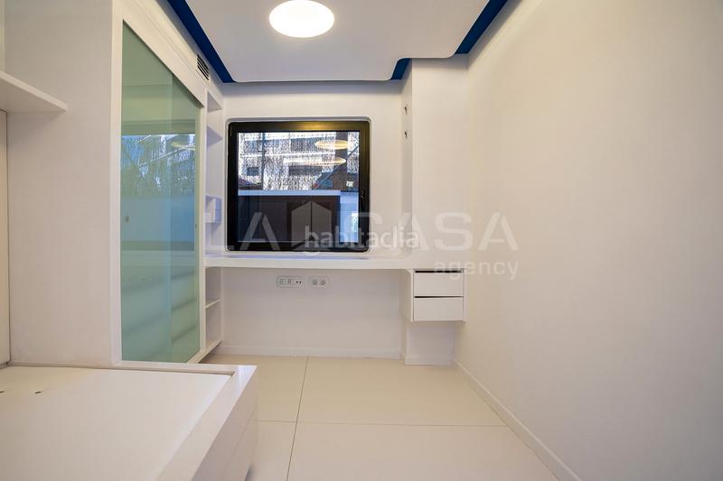 Foto 2e5ccf25-875a-48f3-b081-609e42994199. Piso espectacular piso de lujo con terraza y vistas al mar – 128 m², 3 habitaciones, parking y zonas comunes en Gavà