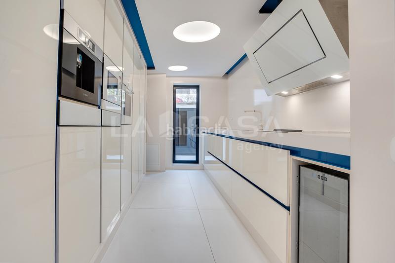 Foto ba7958f6-b600-408a-af60-be56eae59441. Piso espectacular piso de lujo con terraza y vistas al mar – 128 m², 3 habitaciones, parking y zonas comunes en Gavà