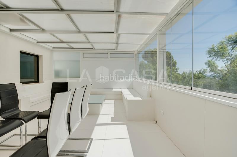 Foto e09f8a97-f4b5-417b-a8f9-fa61497028e4. Piso espectacular piso de lujo con terraza y vistas al mar – 128 m², 3 habitaciones, parking y zonas comunes en Gavà