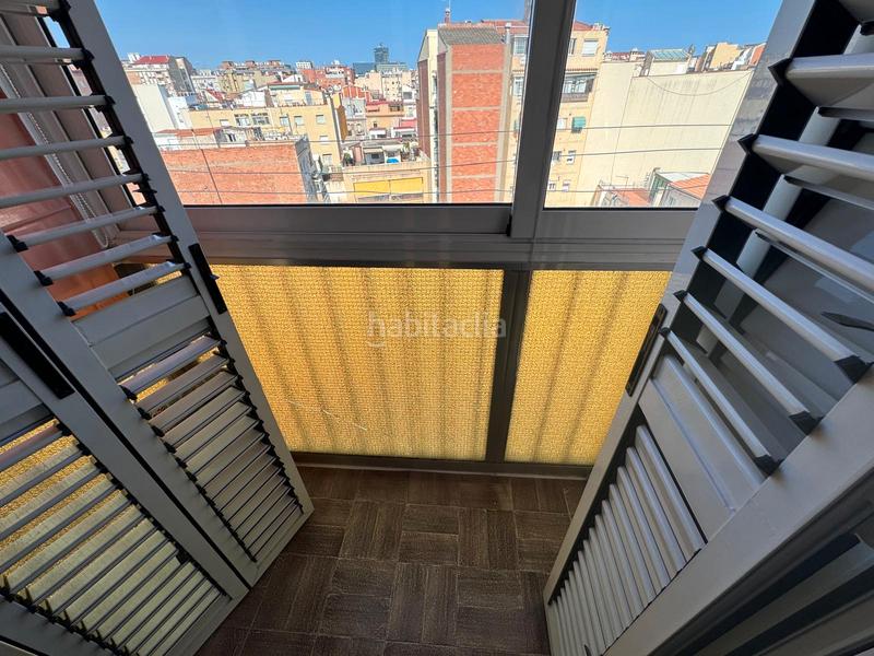 Foto a7bc6958-3515-4227-a9f9-de70575d8c81. Piso  en rambla brasil en Sants Barcelona