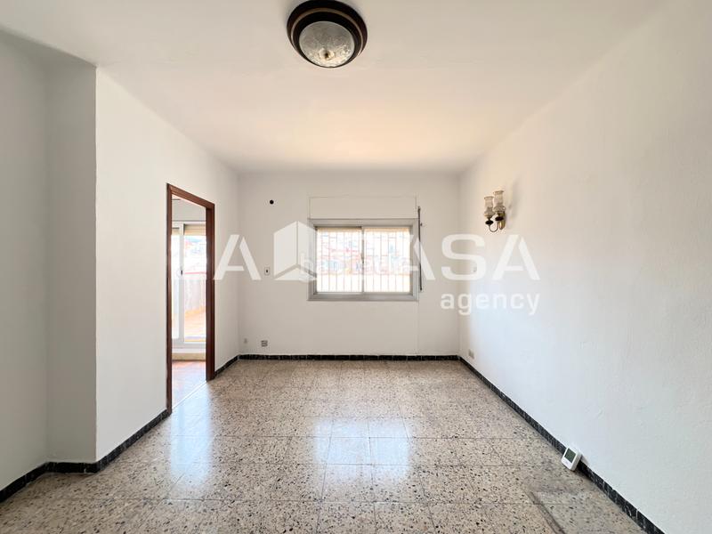 Foto f30d84f6-68c7-4f05-b55e-664d326f13f8. Ático en Prosperitat Barcelona