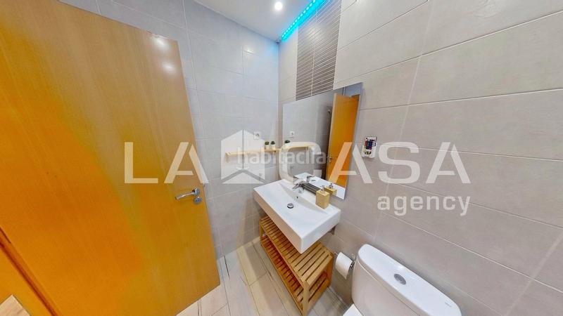 Foto b4d6bbe0-8f9d-458d-8db3-282f88274be0. Flat with heating in Navas Barcelona