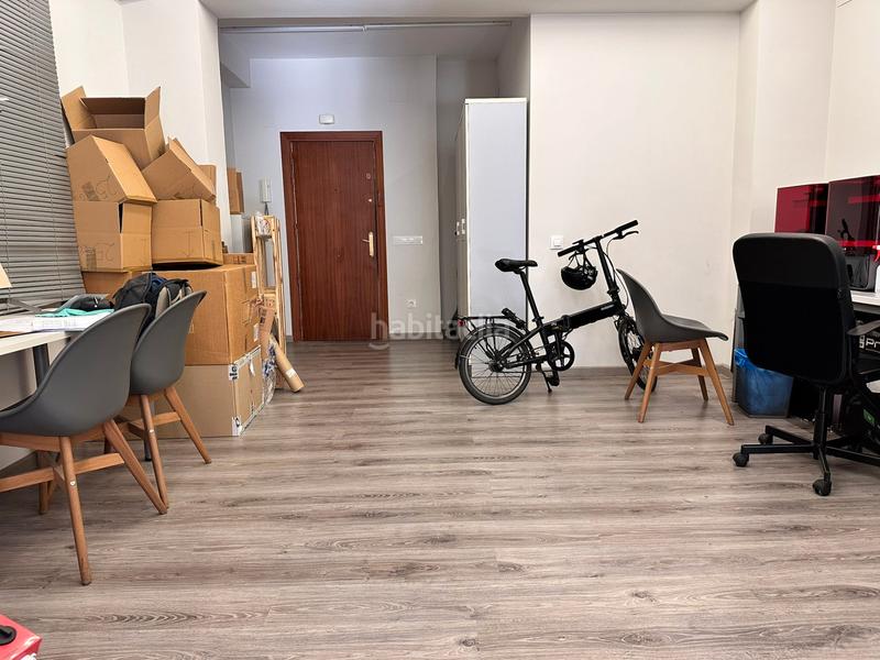 Foto e5ca0b6b-32f2-4ed3-a48a-241bcc827767. Oficina a Sagrada Família Barcelona