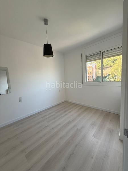 Foto 21d9a58e-3733-4859-9bbd-a06cf04afd38. Etagenwohnung mit heizung in Guinardó Barcelona