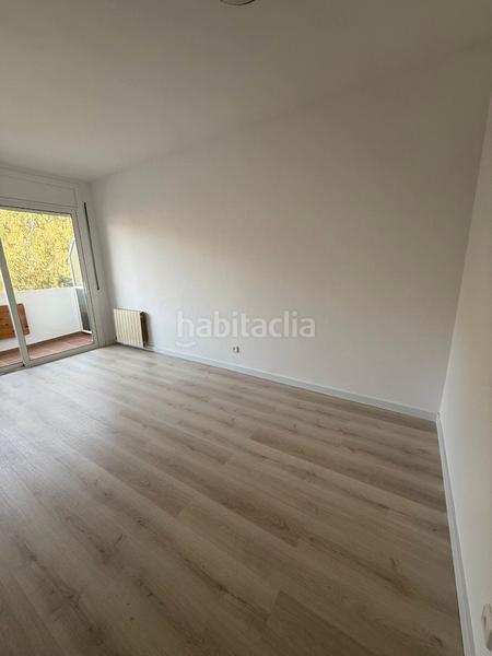 Foto ebd931dc-3bfd-4e4b-902c-bd77489cc630. Etagenwohnung mit heizung in Guinardó Barcelona