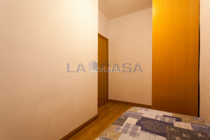 Foto 9ba88f4a-59c5-4033-b249-0e1bbe0cc235. Pis amb calefacció a El Camp de l´Arpa del Clot Barcelona
