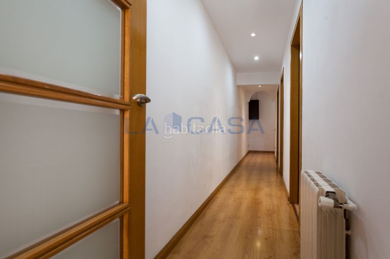 Foto dfb5c15e-1d75-4d57-95d7-e3b724849278. Pis amb calefacció a El Camp de l´Arpa del Clot Barcelona