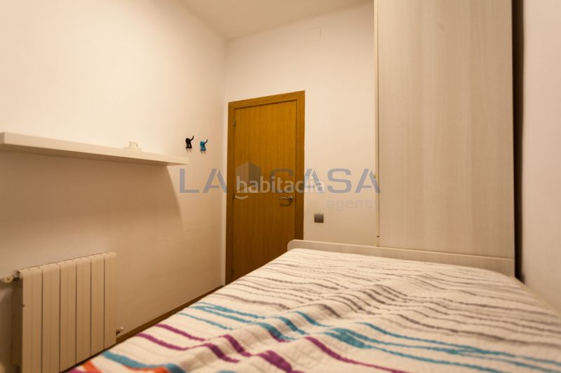 Foto e56cedff-08c8-4624-b1f0-11e5a4c32e53. Pis amb calefacció a El Camp de l´Arpa del Clot Barcelona