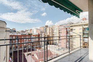 Etagenwohnung  Calle de sicília