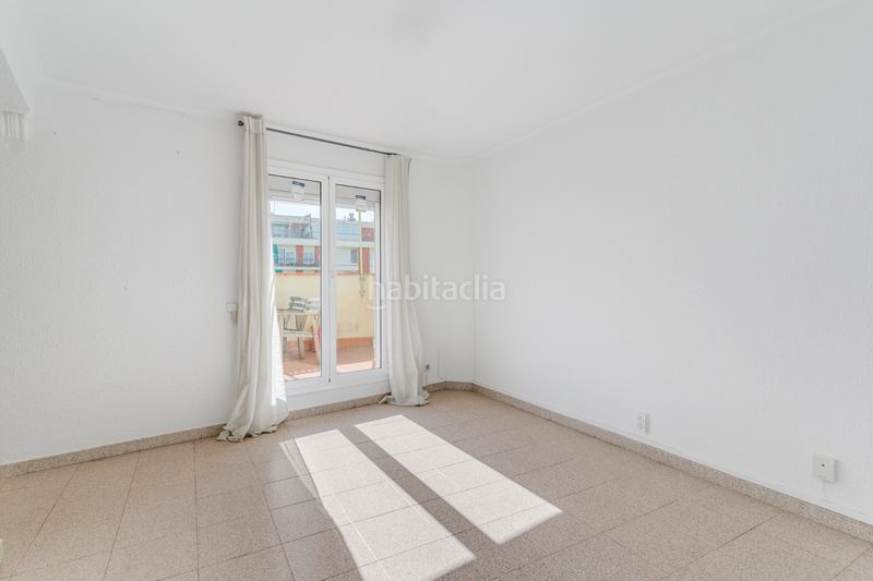 Foto 3ada94bb-b772-4502-9552-58323809915e. Pis a Carmel Barcelona