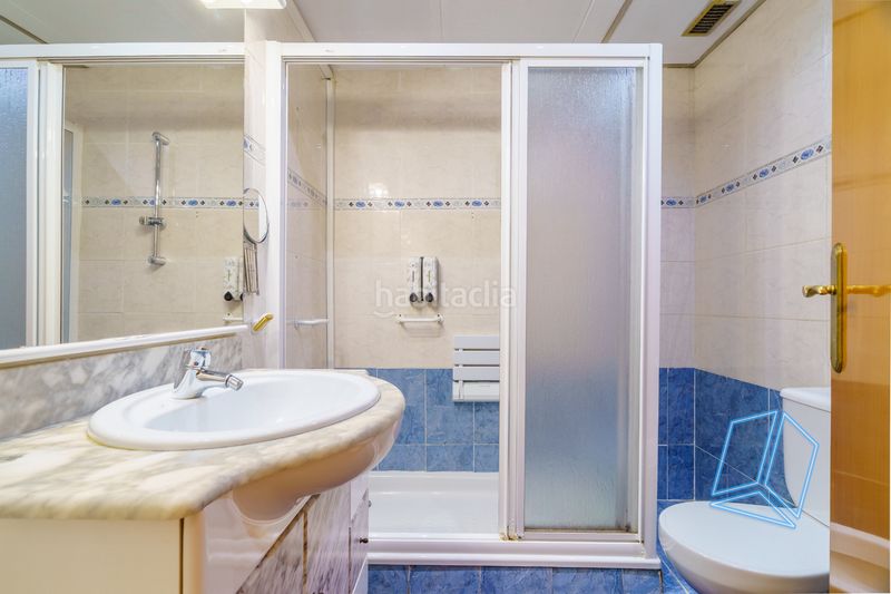 Foto f4c3e352-ebe2-40d0-82f9-55a7f2596138. Pis amb calefacció a Baix Guinardó Barcelona