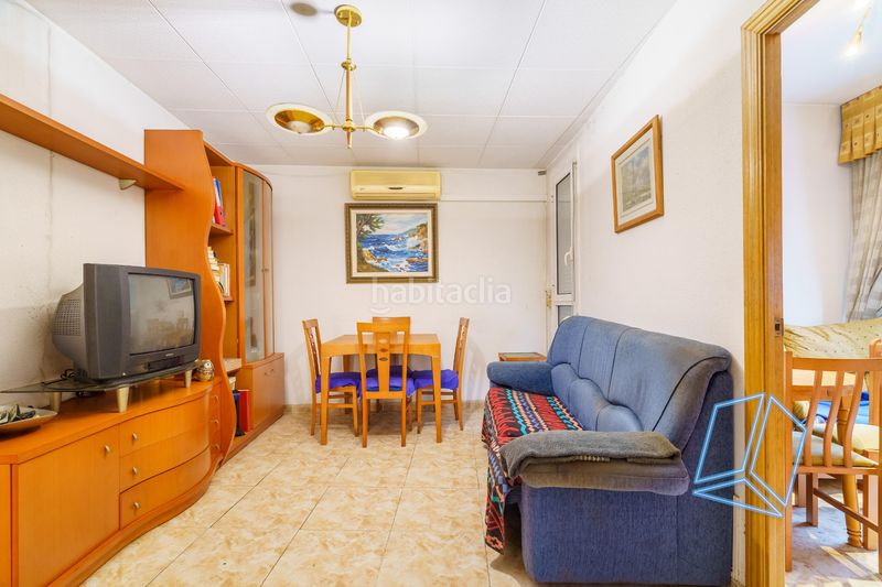 Foto da2e94ba-c87e-43e2-9c7a-07973f4763a5. Pis amb calefacció a Baix Guinardó Barcelona