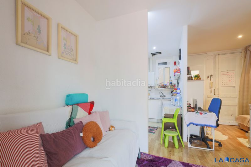 Foto f4308d52-3d02-480b-af71-6b266312a1c9. Àtic a Sants Barcelona