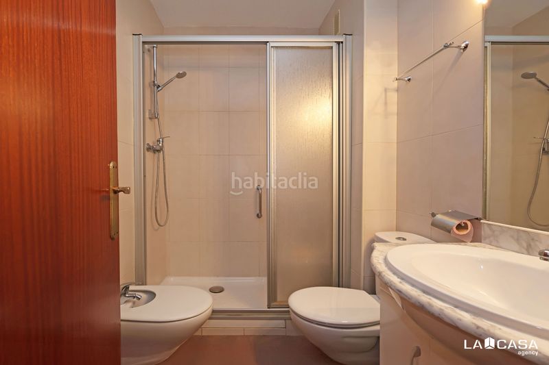 Foto 0fbb00a0-ff60-4952-bf91-46f36bb772ff. Pis a Can Vidalet Esplugues de Llobregat