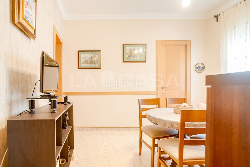 Foto b7ebe59b-92b1-4ed5-8411-68f95a4dab93. Pis a Sants Barcelona