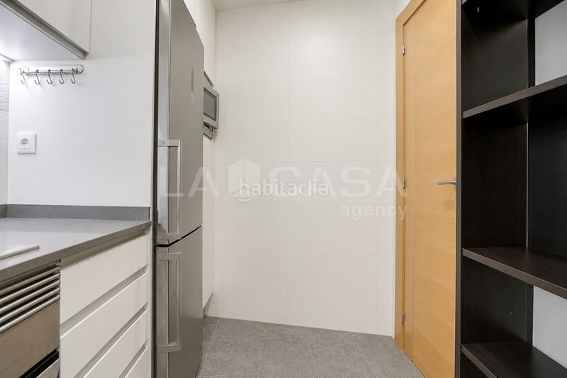Foto f055e277-08be-4553-b335-057d40dd583d. Pis a Sants Barcelona