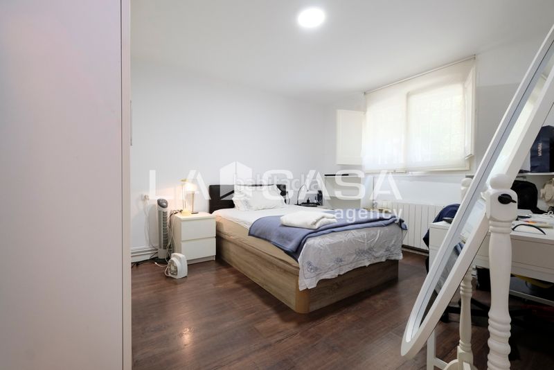 Foto a323598b-d428-43b8-b2a7-eefde3bd6ece. Pis amb calefacció a Montbau Barcelona