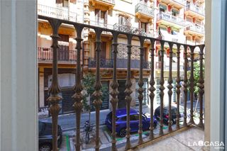 Flat  Carrer de tapioles